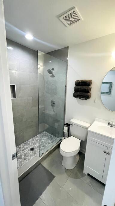 Modern Home Near Uptown Clt, Airport And More Charlotte Ngoại thất bức ảnh